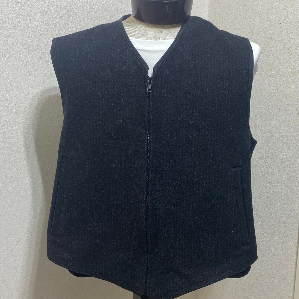 L.L. Bean Men's Wool Full Zip Vest Black Size Large Outdoor Adjustable Back - Picture 2 of 11
